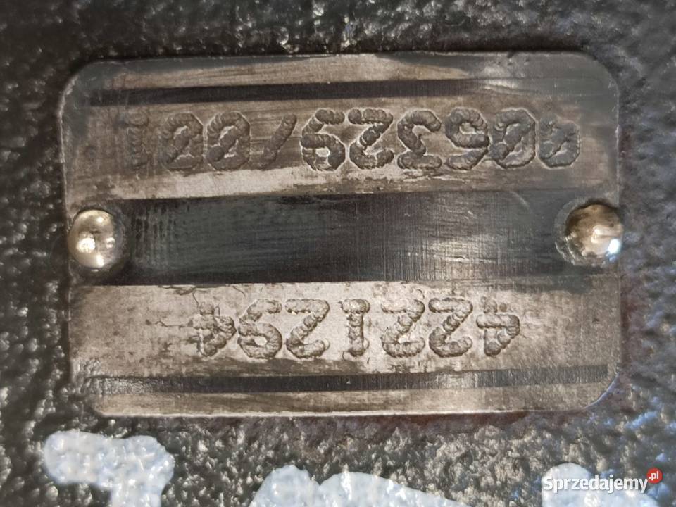 Skrzynia pośrednia 84241923 Holland LM 5060 Pozostałe Wilkowo sprzedam