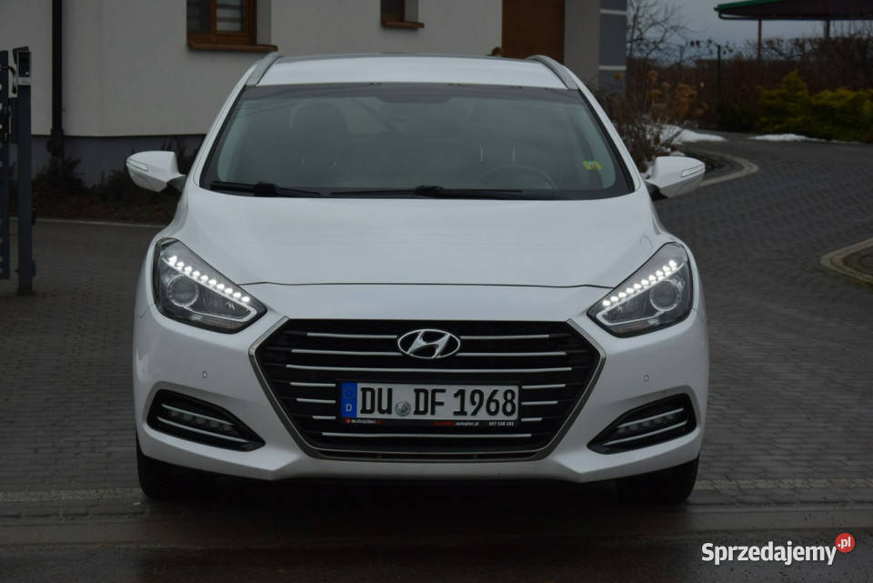 Hyundai i40 17D Navi Kamera Led Hak 2017r 1685cm3 podkarpackie Majdan Sieniawski sprzedam