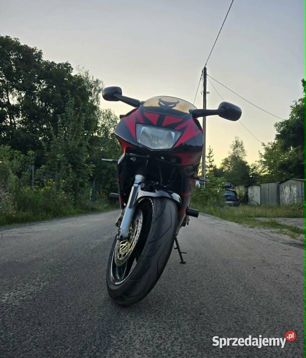 Honda CBR 600 przygotowana do sezonu zamienię łańcuch