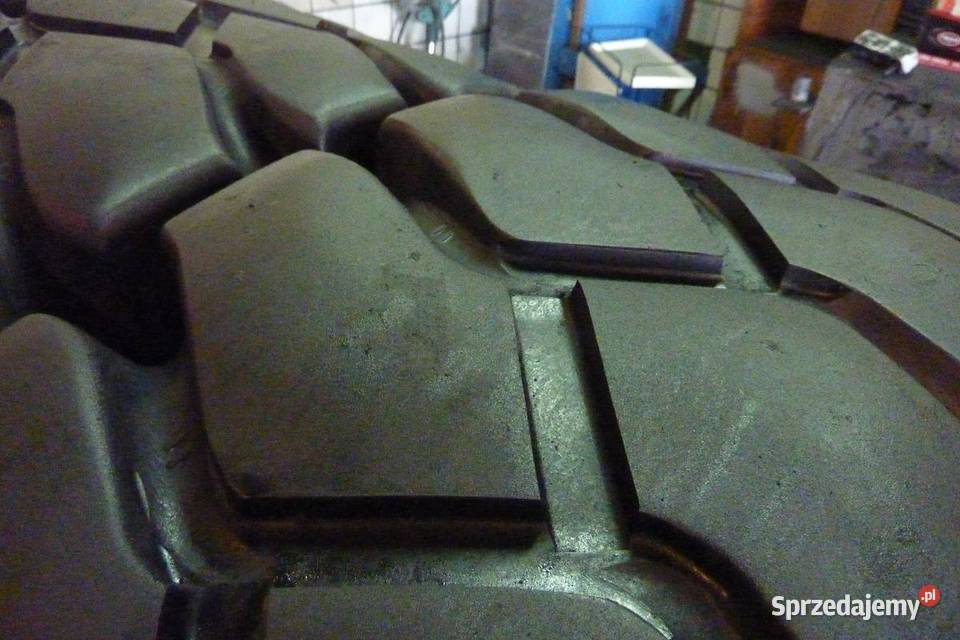 4x Opona używana 140024 1400R24 28PR CONTINENTAL Zaścianki