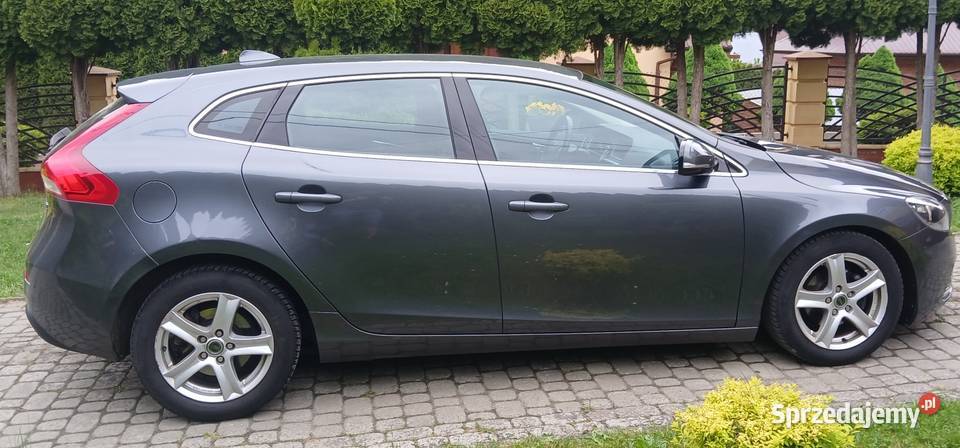 Volvo v40 momentum bezwypadkowy bluetooth Rzeszów
