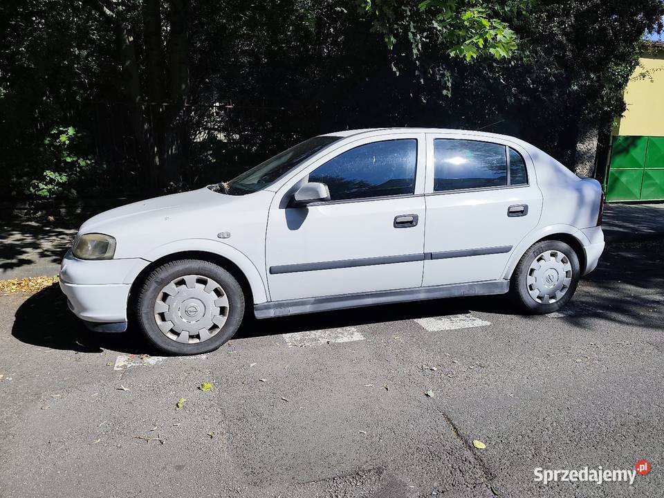Opel astra 14 benzyna super auto małe pieniądze opolskie Krapkowice