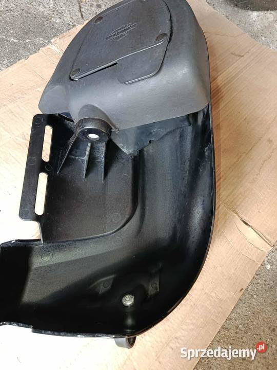 Harley 082013 gołębnik prawy osłona Osłony Trzciana