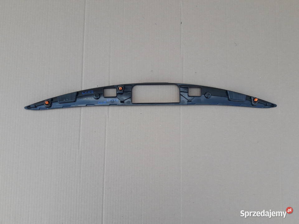 MERCEDES CLA W117 COUPE LISTWA KLAPY BAGAŻNIKA Bieleń