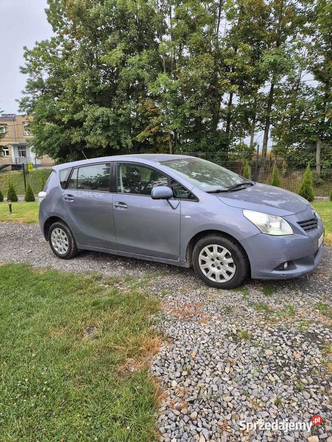 Toyota Verso 20 D4D 126 2010 Klimatyzacja Zarejestrowany w Polsce Celiny sprzedam