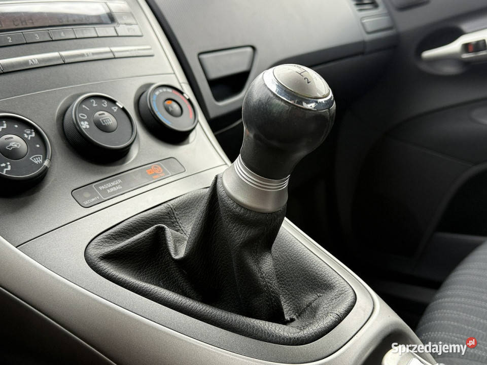 Toyota Auris 14D4D 90 światła przeciwmgielne Węgrów