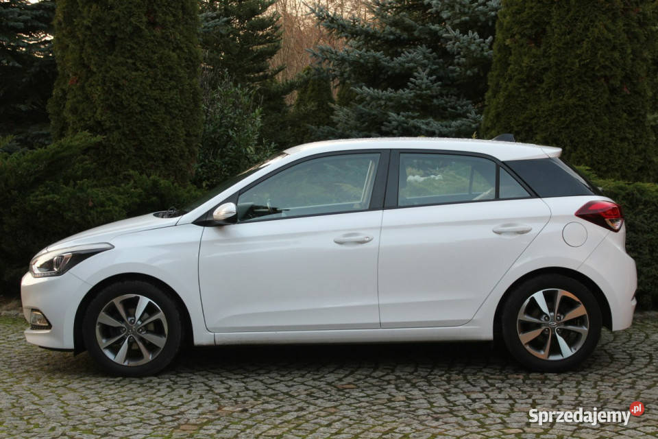 Hyundai i20 14 Benzyna 100 136 II 20142020 wielofunkcyjna kierownica Lubań