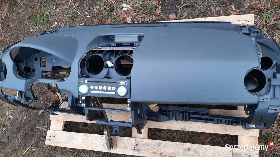 deska rozdzielcza konsola Mitsubishi Colt VI z30 Dębno