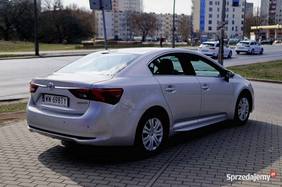 Toyota Avensis salon Polska serwis ASO ładne bluetooth Avensis mazowieckie Warszawa
