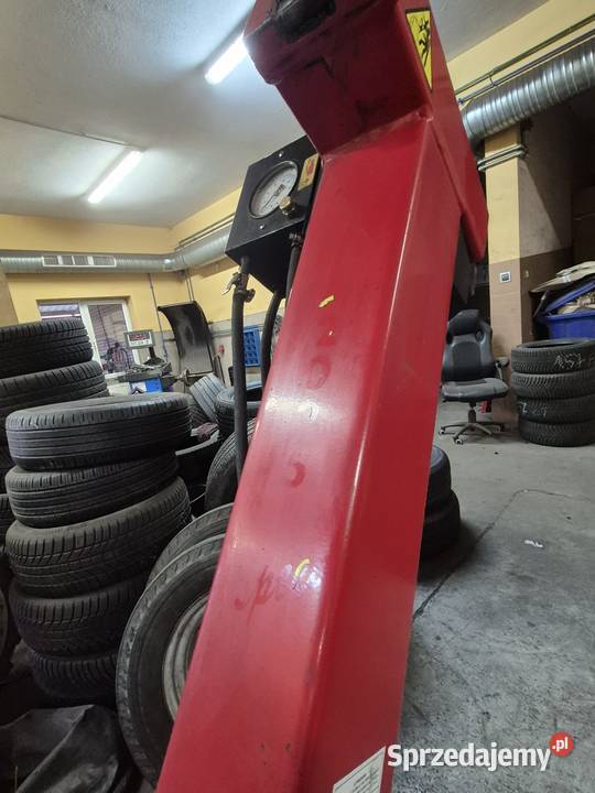 Montażownica automatyczna CORGHI A2025 DV do