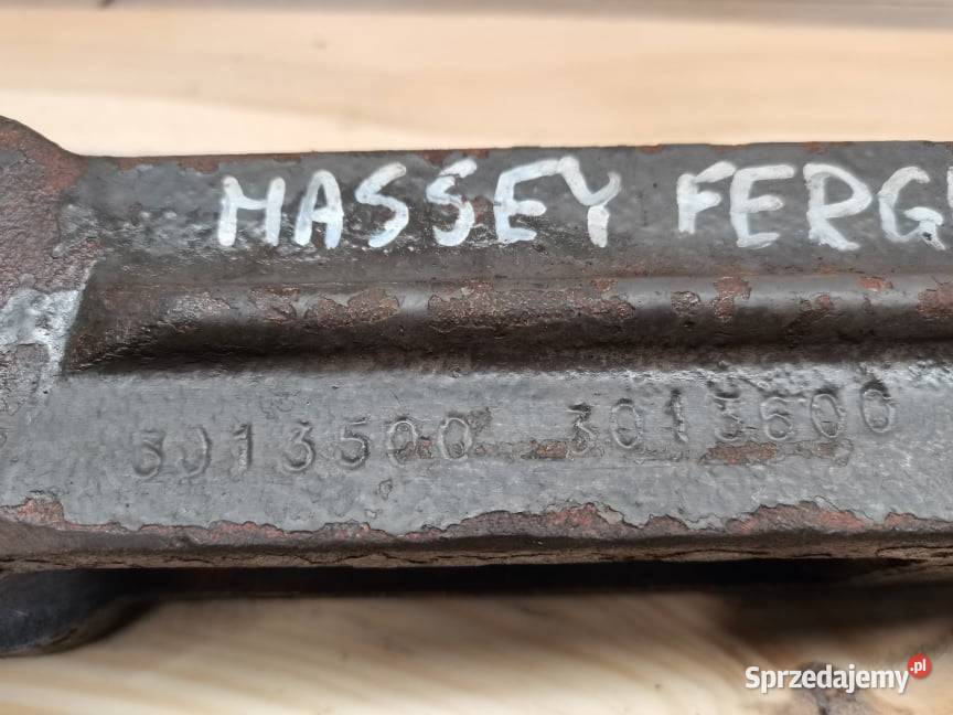 Wieszak z korbką Massey Ferguson 3070 Wilkowo