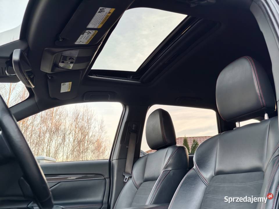 Mitsubishi Outlander LIMITED EDITION 7 osobowy Rok produkcji 2020