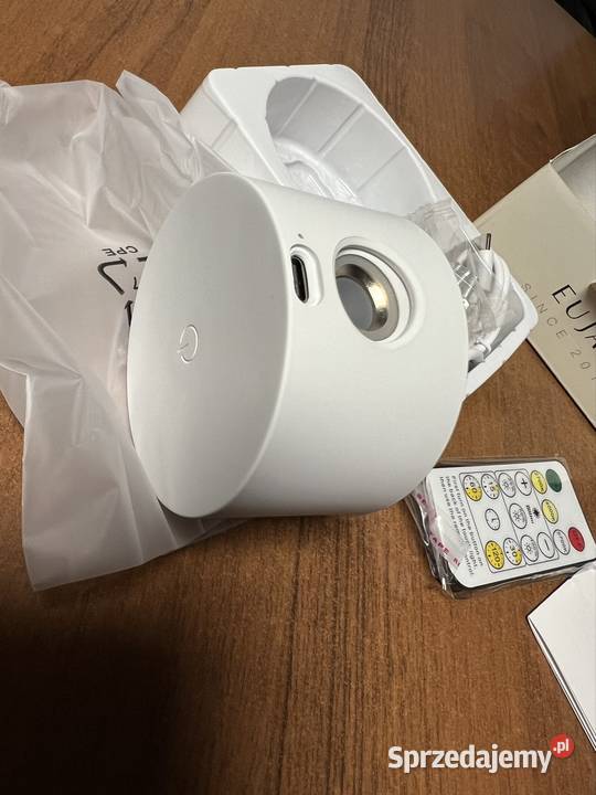 Nowa biała lampa ścienna led z pilotem Kuklice