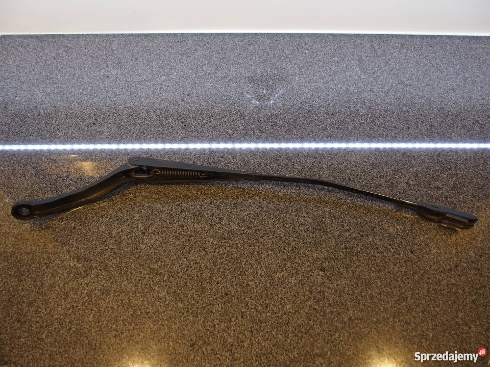 CORSA D RAMIE WYCIERACZKI LEWE GM 13284136