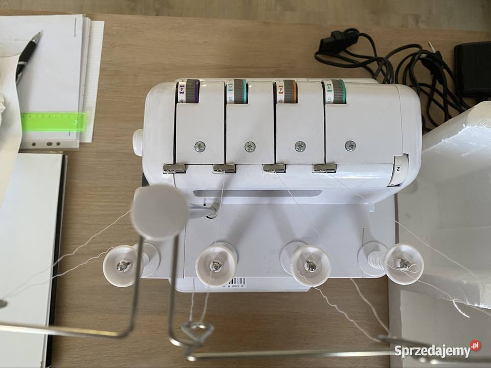 Maszyna do szycia Overlock Deszczno