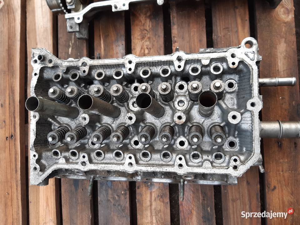Auris 16 16V Glowica z walkami rozrzadu Rok produkcji 2007 Silniki i osprzęt Mińsk Mazowiecki