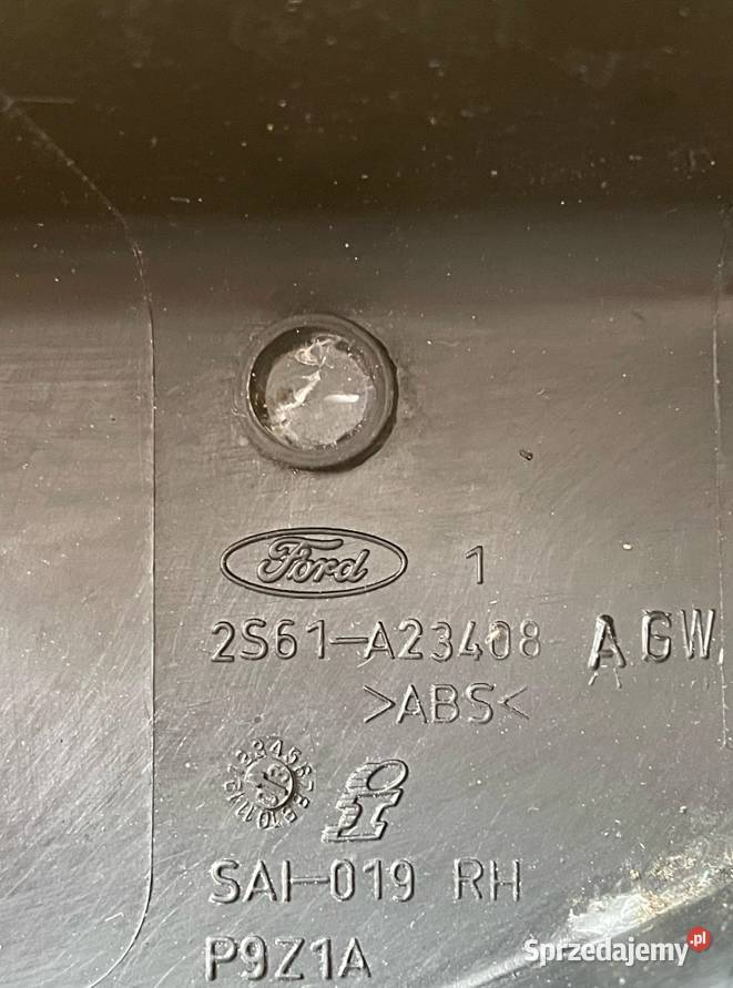 Wewnętrzna obudowa lusterka trójkąt Ford Fiesta osobowe Nowy Sącz sprzedam