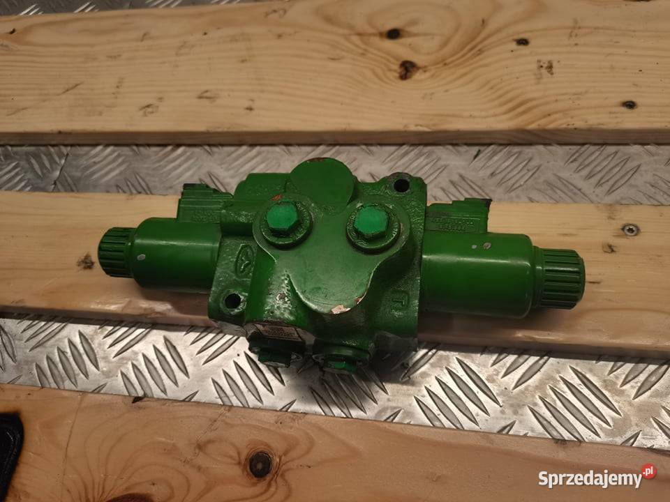 Blok zaworowy John Deere LVA19598 Walvoil