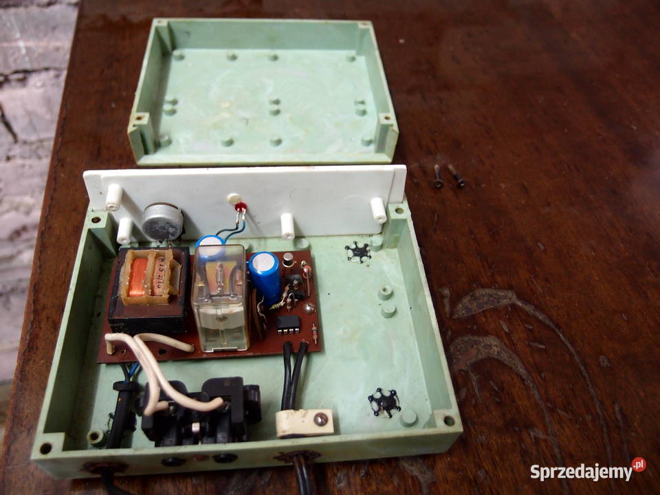 Elektroniczny regulator temp ERT1 produkcja PRL łódzkie Łódź sprzedam
