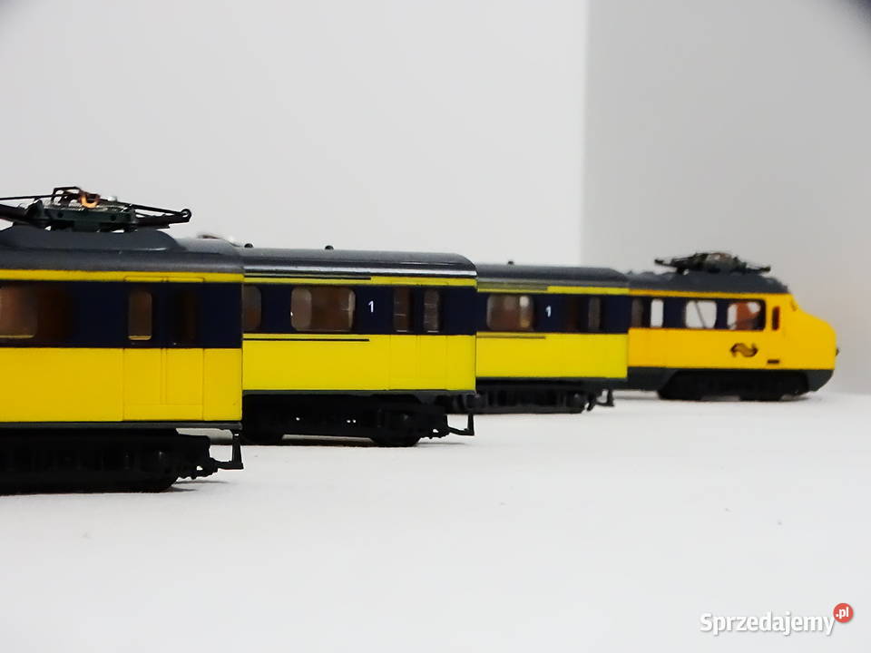 Zestaw modeli kolejowych z serii LIMA Golden Biłgoraj