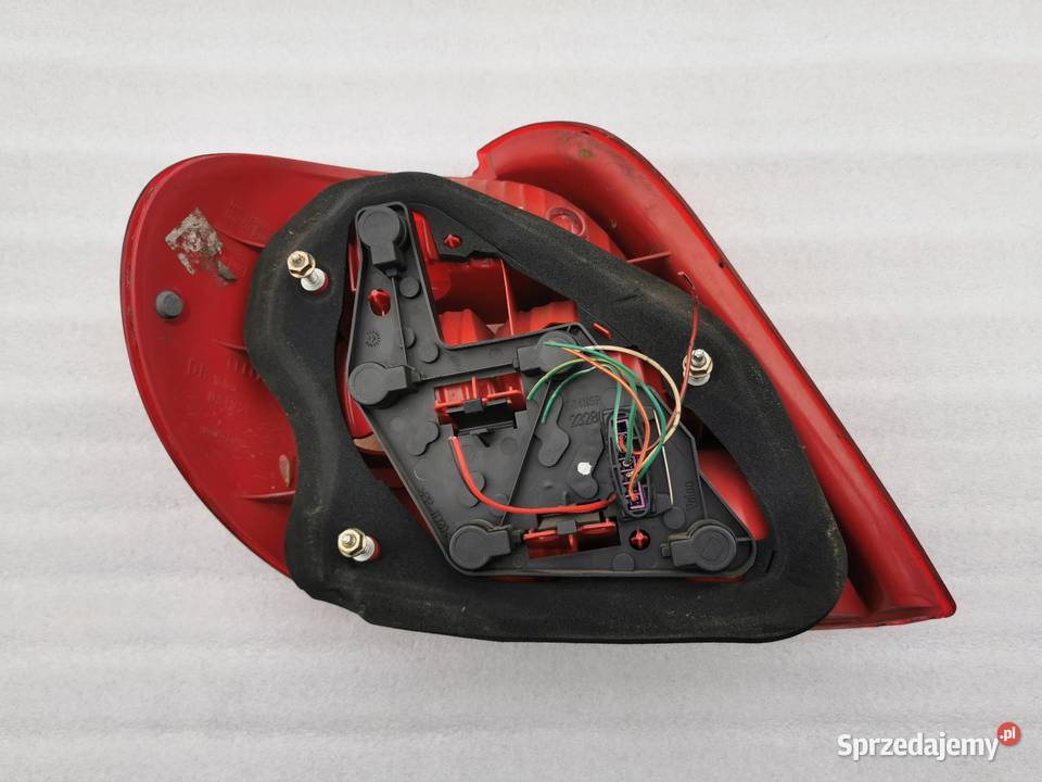 Lampa Prawy Tył Tylna Prawa Toyota Avensis T22 lampy tylne mazowieckie Wyszków