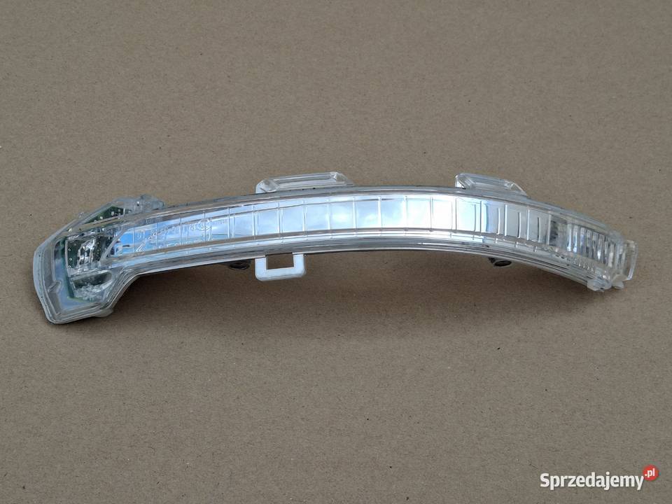 VW PASSAT B8 ARTEON GOLF KIERUNKOWSKAZ LUSTERKA Części samochodowe lubuskie