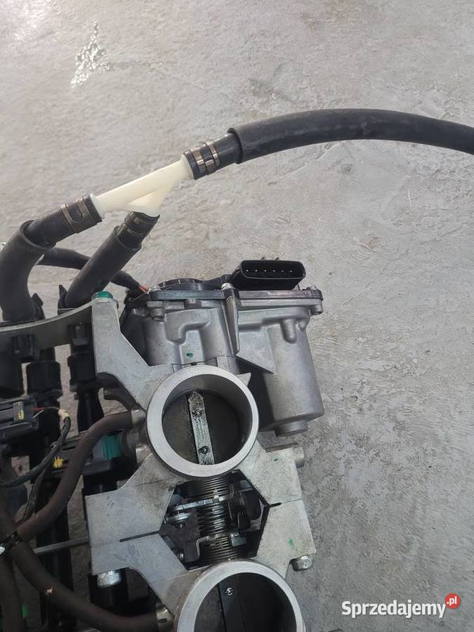 Honda VFR 1200 F przepustnice wtryski kompletne wielkopolskie Nowy Tomyśl