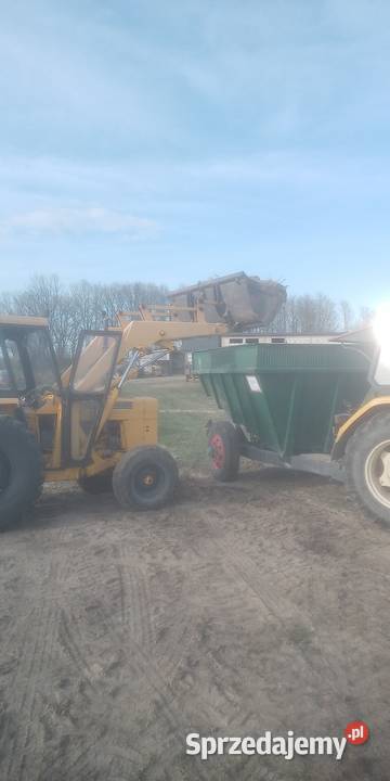 Koparkoładowarka Massey Ferguson Cyców