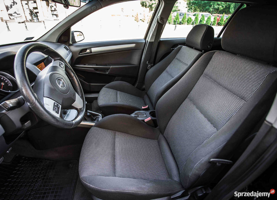 Opel Astra18 140LPG StagOPC LineWersja Sport manualna Warka