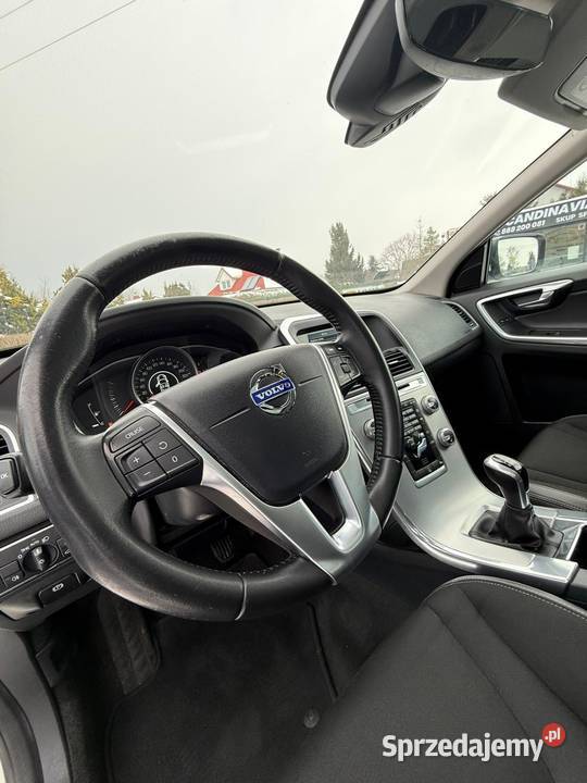 Volvo XC60 Salon 20D3 Panorama Dach BiXenon Nowy Reda