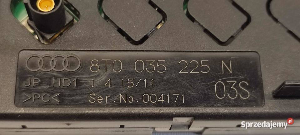 AUDI A4 B8 A5 8T WZMACNIACZ ANTENY 8T0035225N osobowe