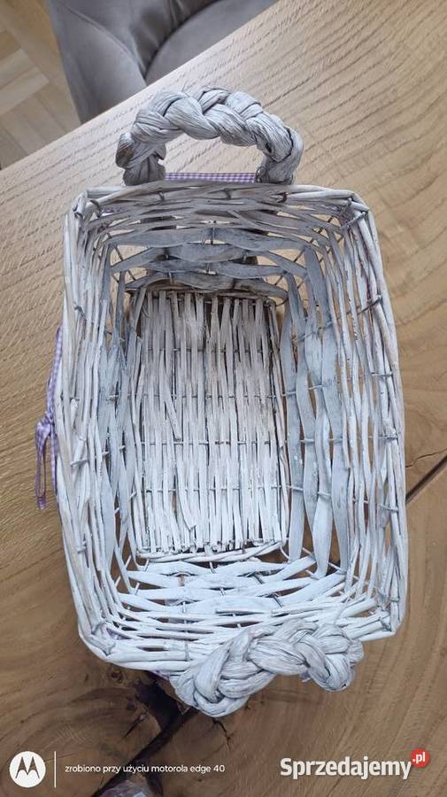 Dekoracyjny koszyk z białej wikliny Ciechanów