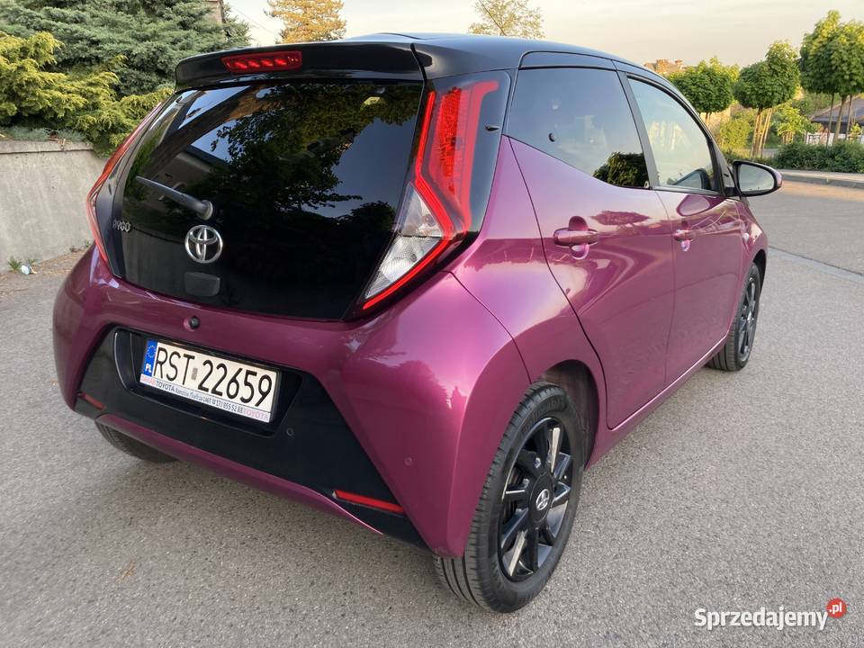 Toyota Aygo Selection XCITE Magenta 2018 r małopolskie