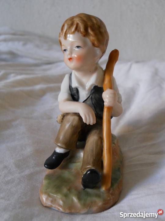 Figurka z porcelany sygnowana FOREIGN siedzący mazowieckie