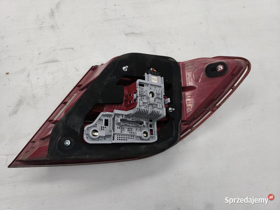 LAMPA LEWY TYŁ LED MERCEDES W204 LIFT SEDAN wielkopolskie