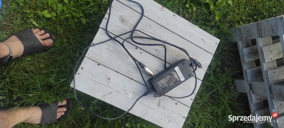 Wózek inwalidzki elektryczny osoby