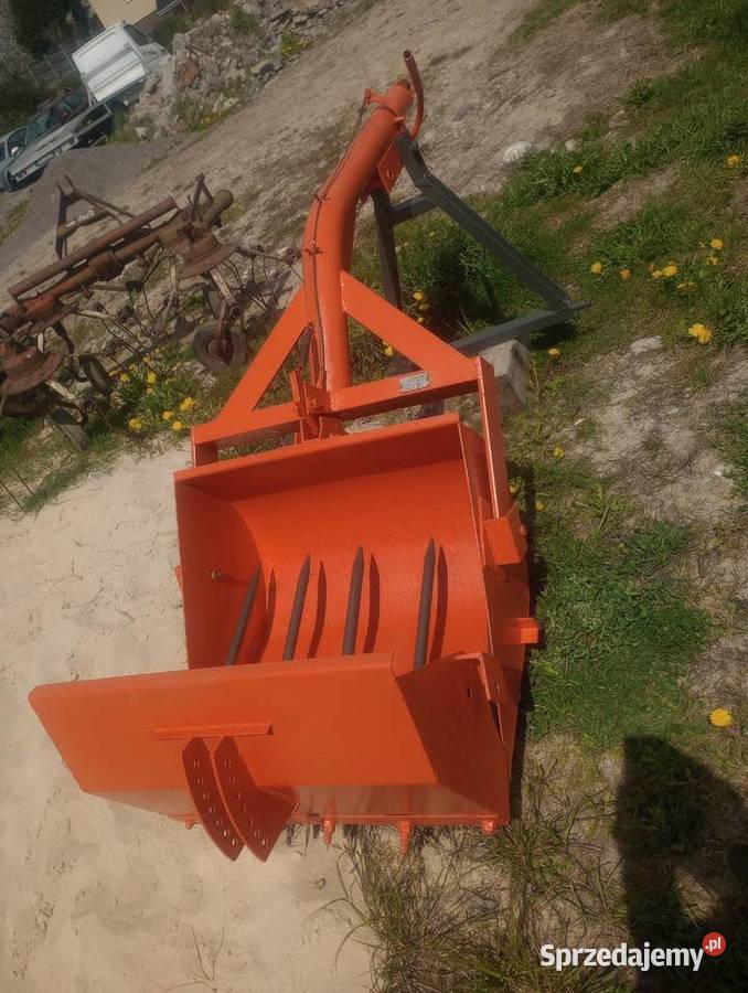 Ładowacz na tył ciągnika Huta Nowa