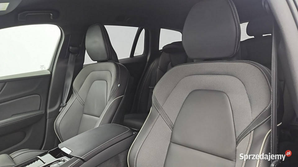 Volvo V60 T8 AWD PlugIn Hybrid RDesign aut Salon 1969cm3