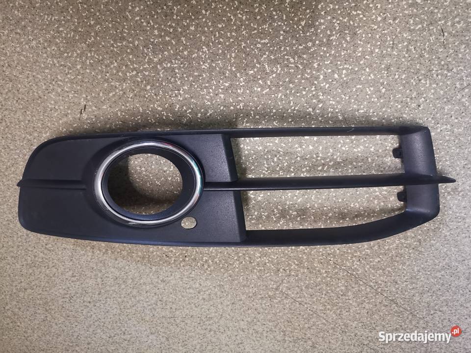 Kratka zaślepka halogenu prawa zderzaka Audi a6 lubelskie Zamość