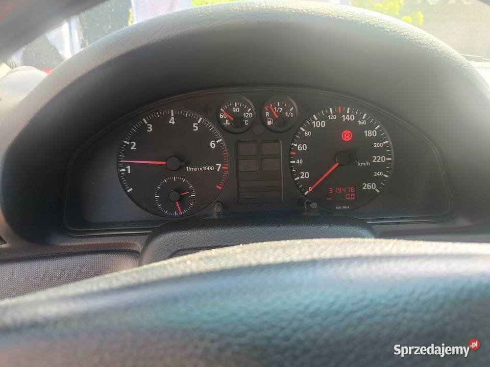 AUDi A4 B5 16 Benzyna Sprawny Technicznie 316000km Bierawa
