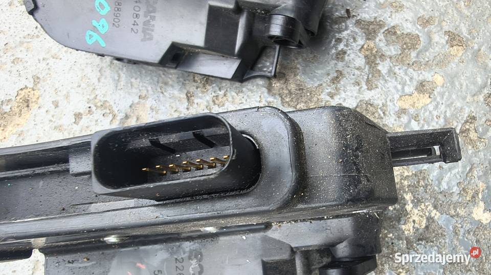 Zamek Drzwi lewy SCANIA 2265353 ciężarowe Staszów sprzedam