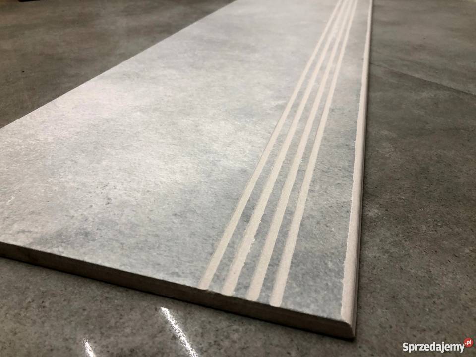 Beton na schodach płytki ANTYPOŚLIZGOWE stopnice Piotrków Trybunalski