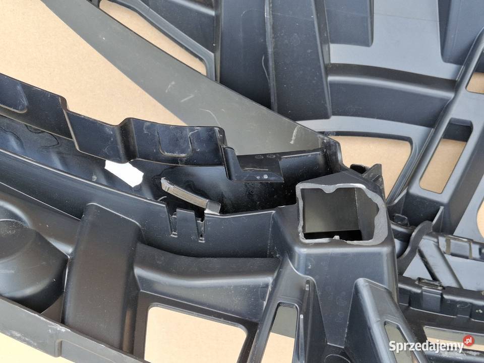 SEAT CUPRA BORN WZMOCNIENIE GRILLA ZDERZAKA Zderzaki