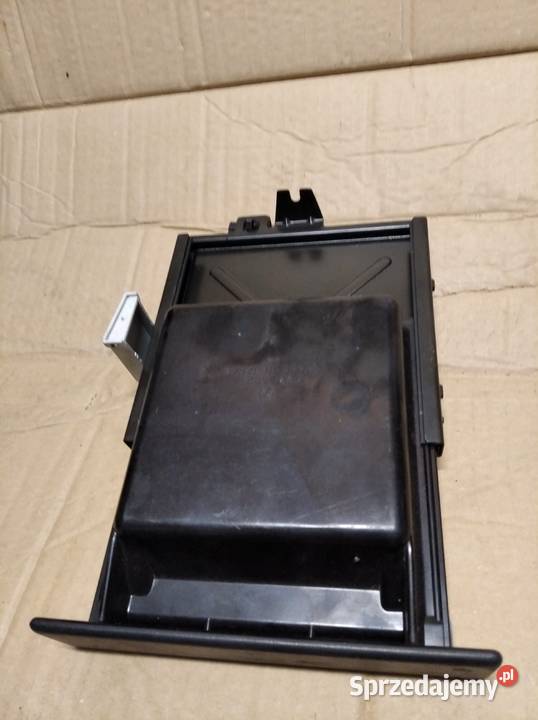 Subaru Legacy I popielniczka do panelu