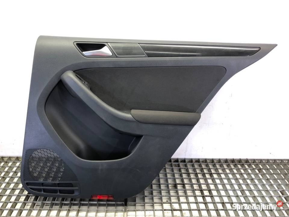 BOCZEK DRZWI PRAWY TYŁ VW JETTA IV SedanLimuzyna