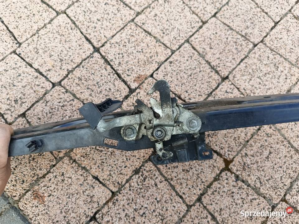 Zamek przedniej maski Peugeot 206 2011 206 plus