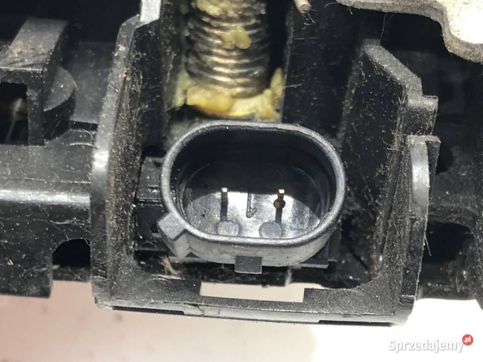 ZAMEK DRZWI PRAWY TYŁ VW POLO IV 9N Hatchback