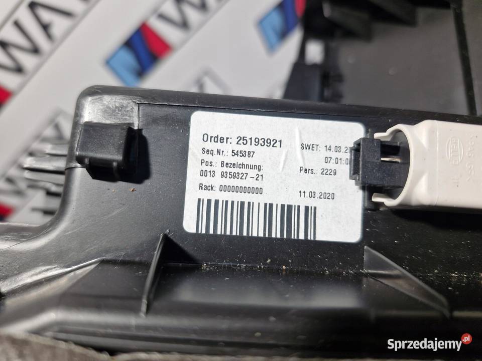 BMW X1 F48 SCHOWEK KONSOLI PASAŻERA EUROPA