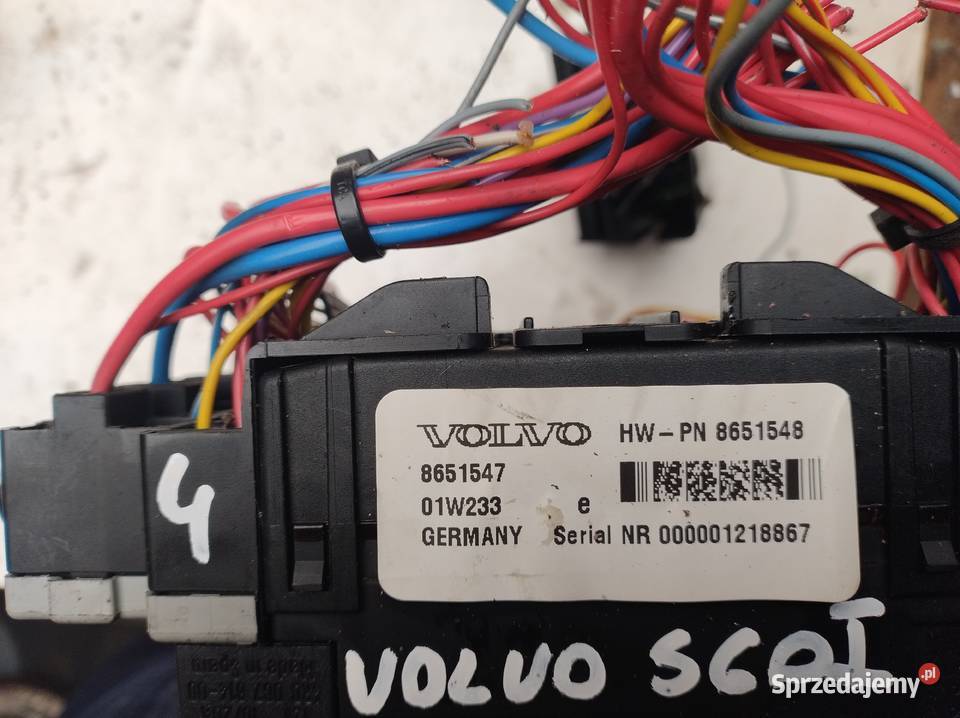 VOLVO S60 I v70 skrzynka bezpieczników 8651547 osobowe