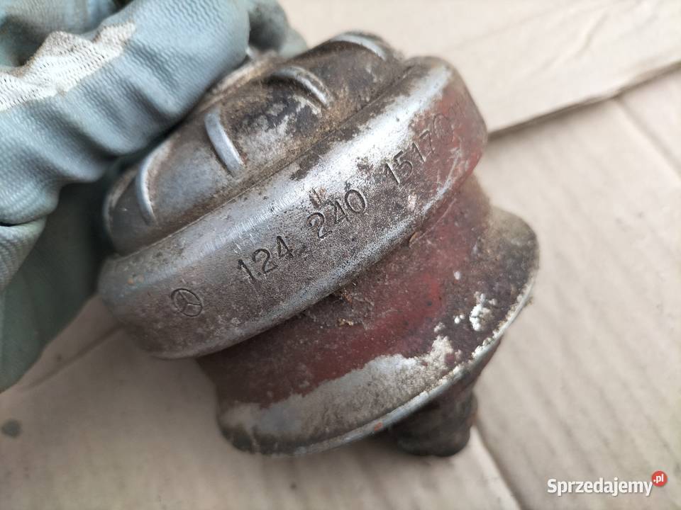 MERCEDES 124 1242401517 PODUSZKA SILNIKA Kamień-Kolonia